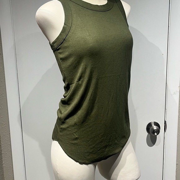 Nostalgia Green Fitted Tank Top - Picture 4 of 8